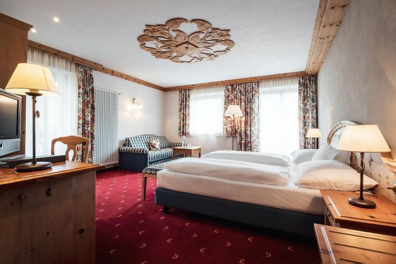 Kristallhotel Corona-Krone Сан-Виджилио-ди-Мареббе Экстерьер фото