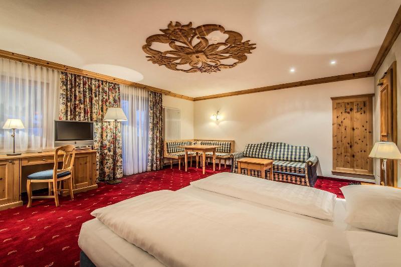 Kristallhotel Corona-Krone Сан-Виджилио-ди-Мареббе Экстерьер фото