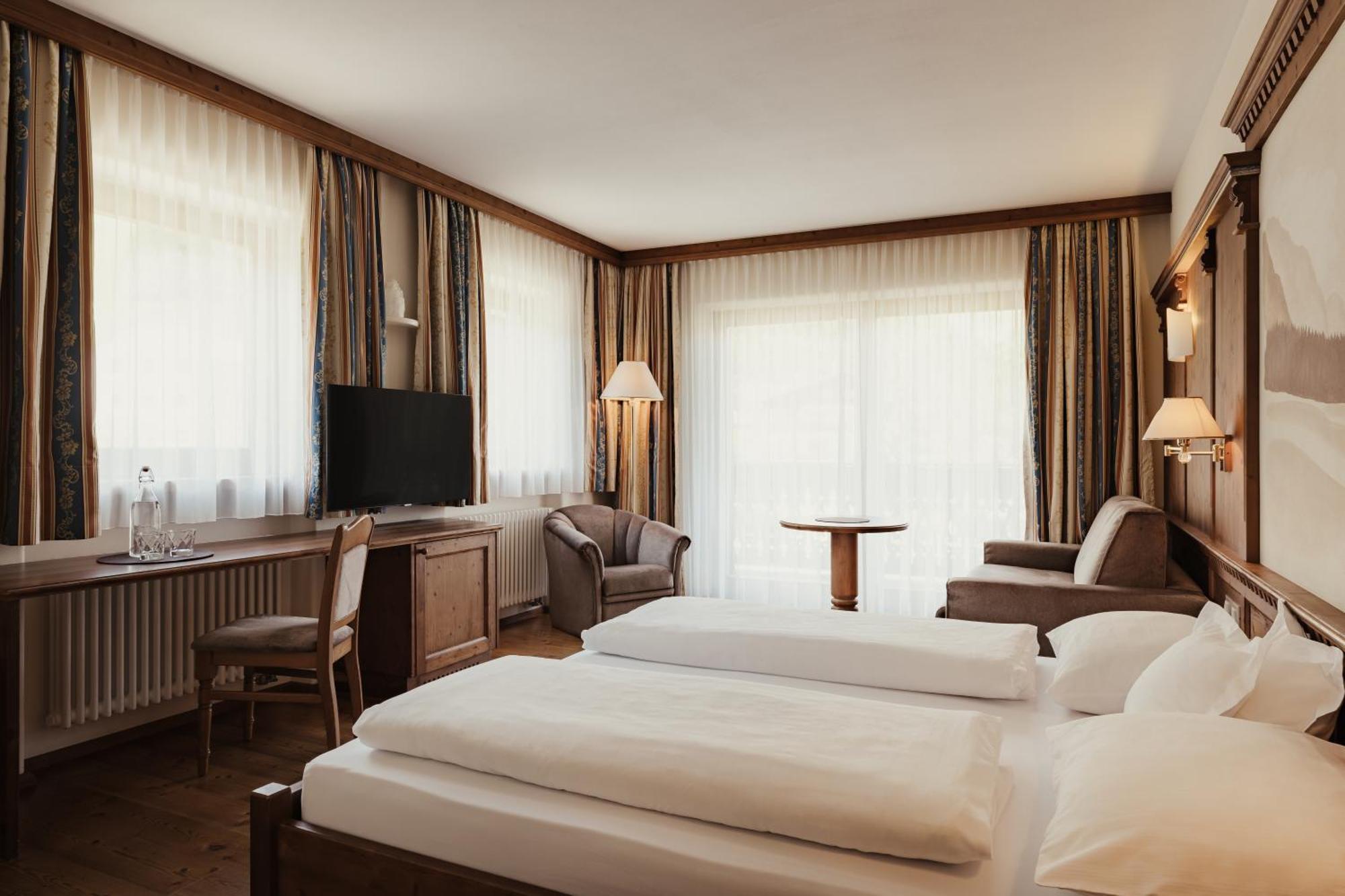 Kristallhotel Corona-Krone Сан-Виджилио-ди-Мареббе Экстерьер фото