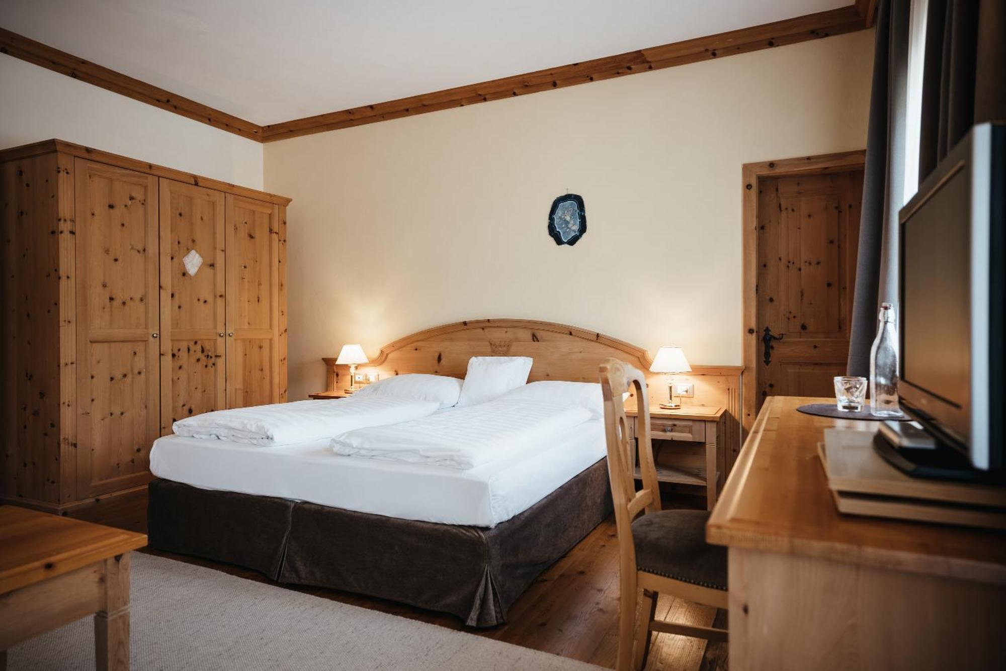 Kristallhotel Corona-Krone Сан-Виджилио-ди-Мареббе Экстерьер фото